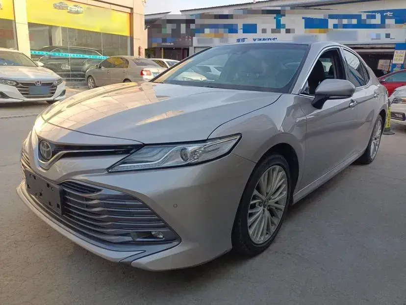 2019 Toyota Camry 2.5L 209HP L4 8AT