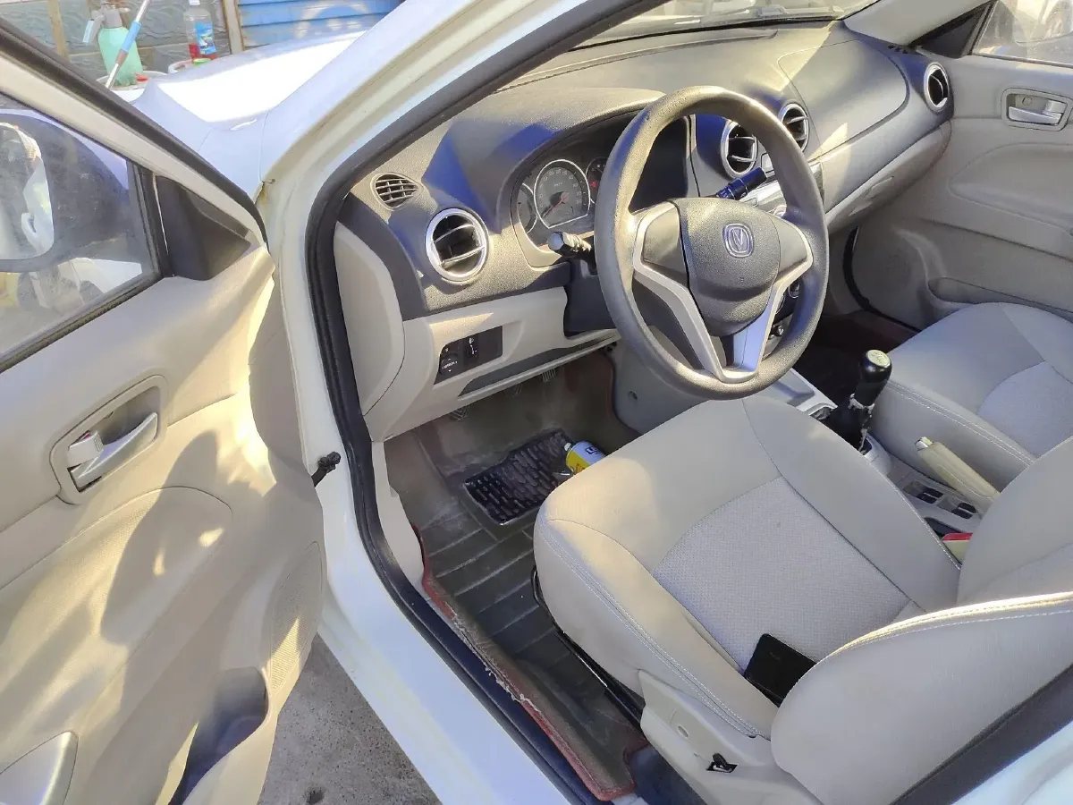 2015 ChangAn Alsvin V3 1.4L 101HP L4 5MT,autocango,china used car exporter,china ev exporter,chinese used car exporter,chinese used ev exporter