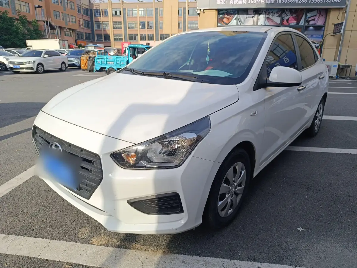 2017 Hyundai Reina 1.4L 95HP L4 5MT