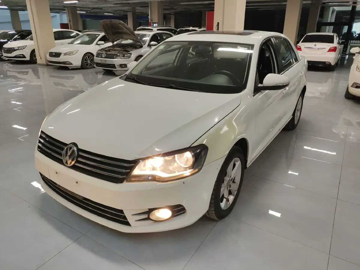 2014 Volkswagen Bora 1.6L 105HP L4 6AT