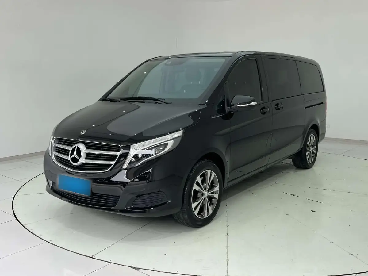2017 Mercedes-Benz V Class 2.0T 211HP L4 7AT 2017 Mercedes-Benz V Class 2.0T 211HP L4 7AT