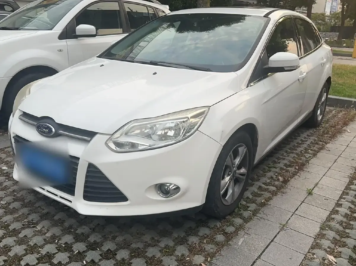 2012 Ford Focus 1.6L 125HP L4 6DCT