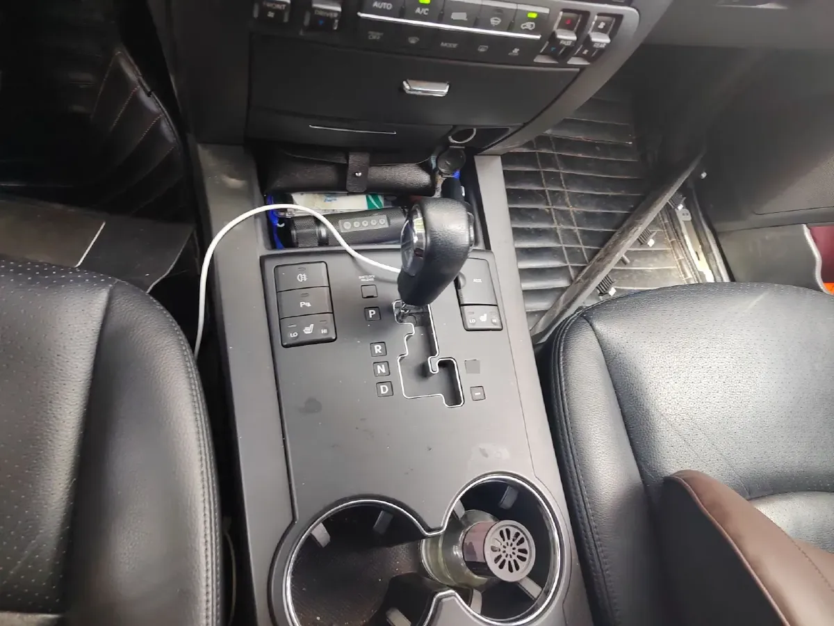 2015 Kia Borrego 3.8L 275HP V6 5AT,autocango,china used car exporter,china ev exporter,chinese used car exporter,chinese used ev exporter