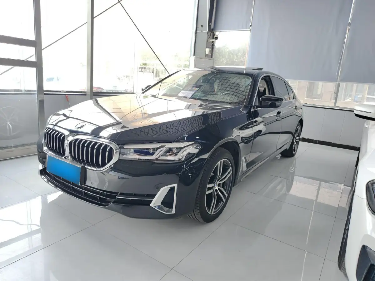 2023 BMW 5 Series 2.0T 245HP L4 8AT