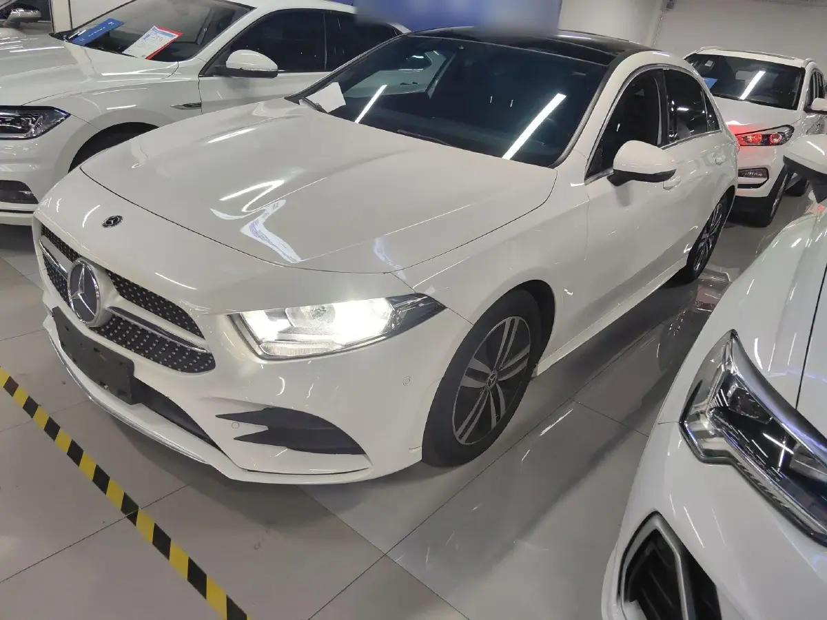 2019 Mercedes-Benz A Class 1.3T 136HP L4 7DCT