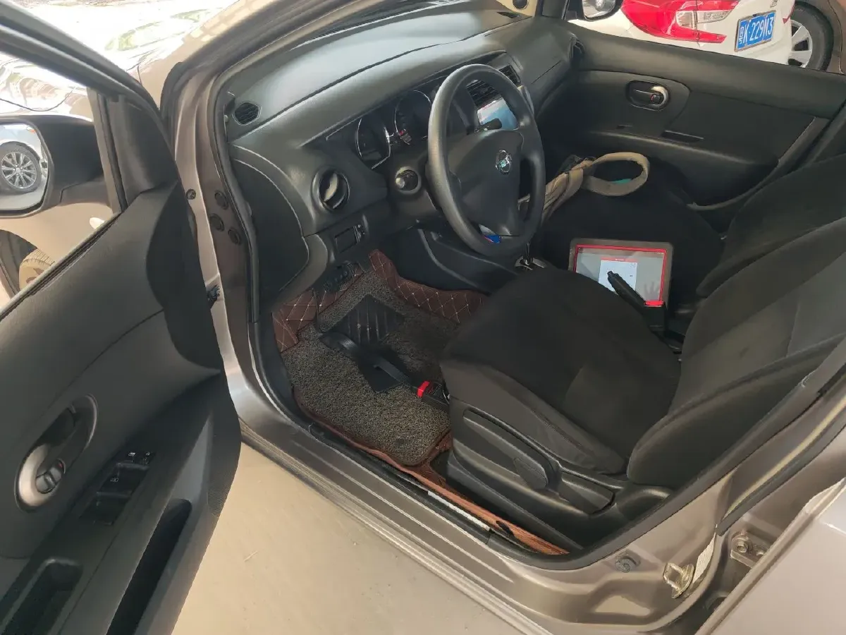 2013 Nissan Livina 1.6L 124HP L4 CVT,autocango,china used car exporter,china ev exporter,chinese used car exporter,chinese used ev exporter