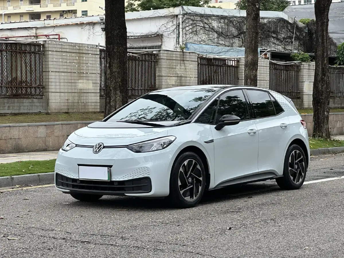 2023 Volkswagen ID.3 BEV 52.8KWH