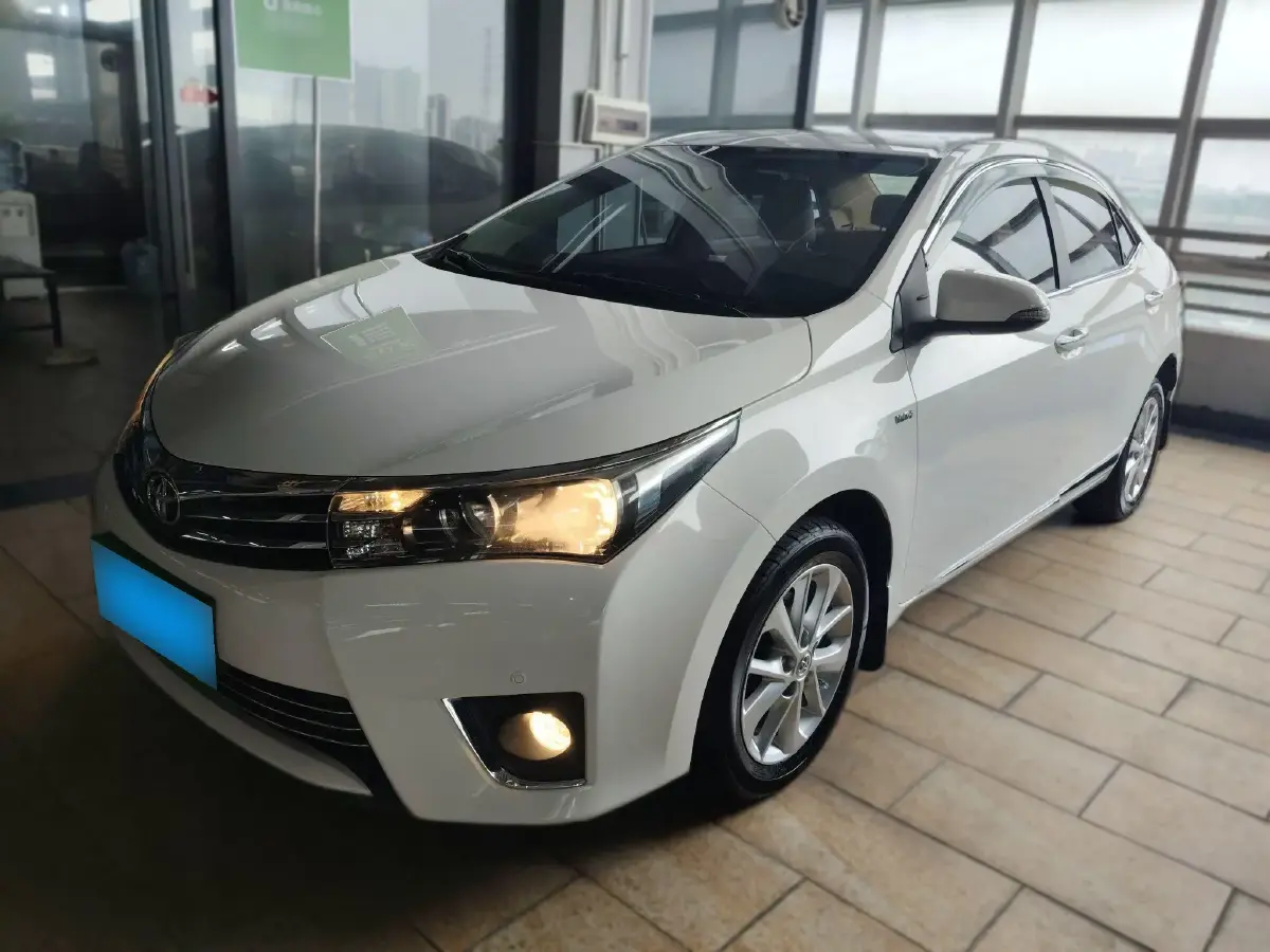 2014 Toyota Corolla 1.6L 122HP L4 CVT