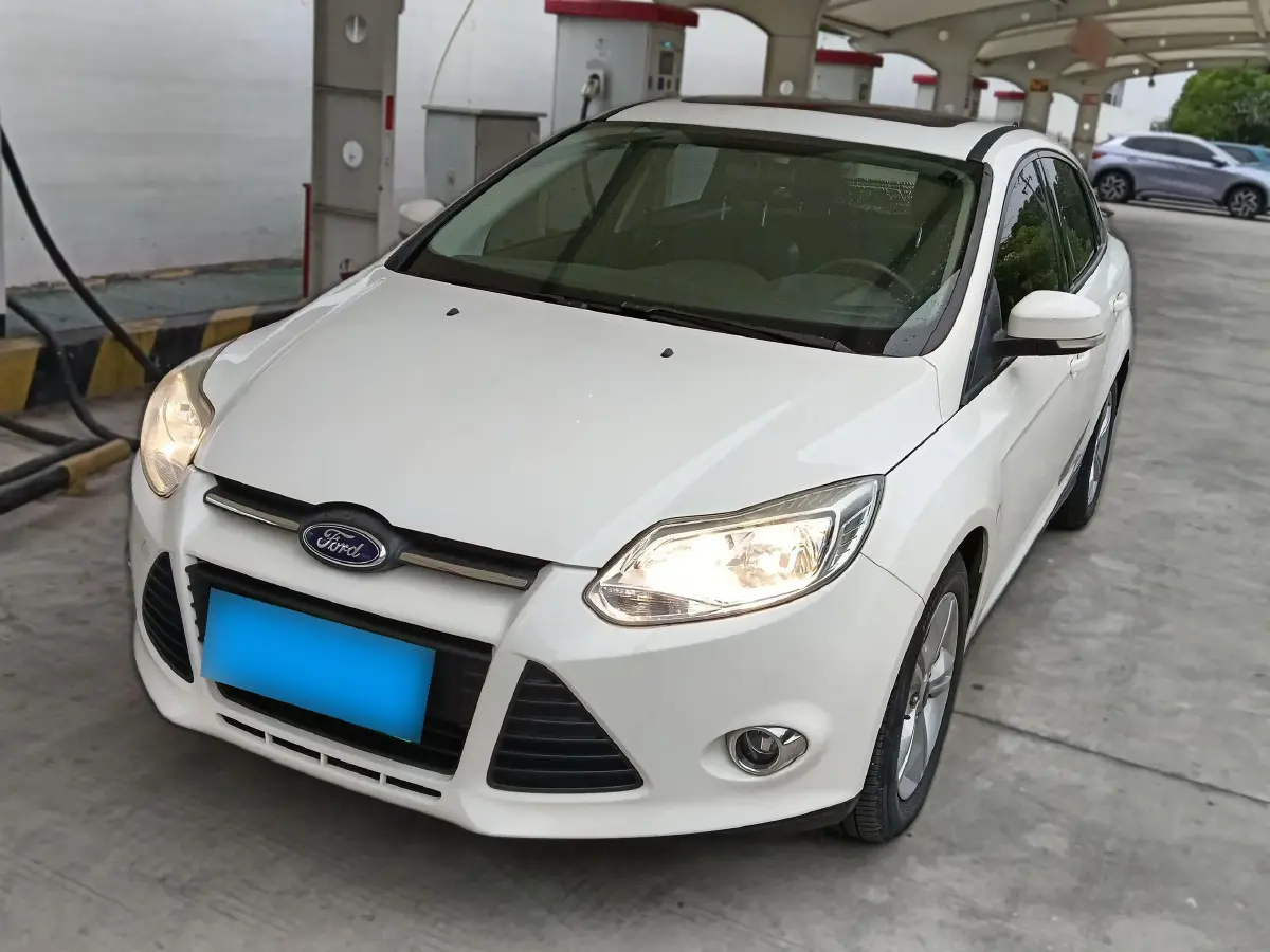 2012 Ford Focus 1.6L 125HP L4 6DCT