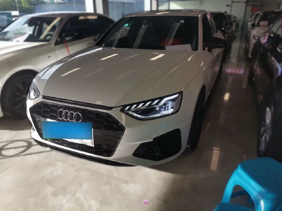 2024 Audi A4L 2.0T 190HP L4 7DCT