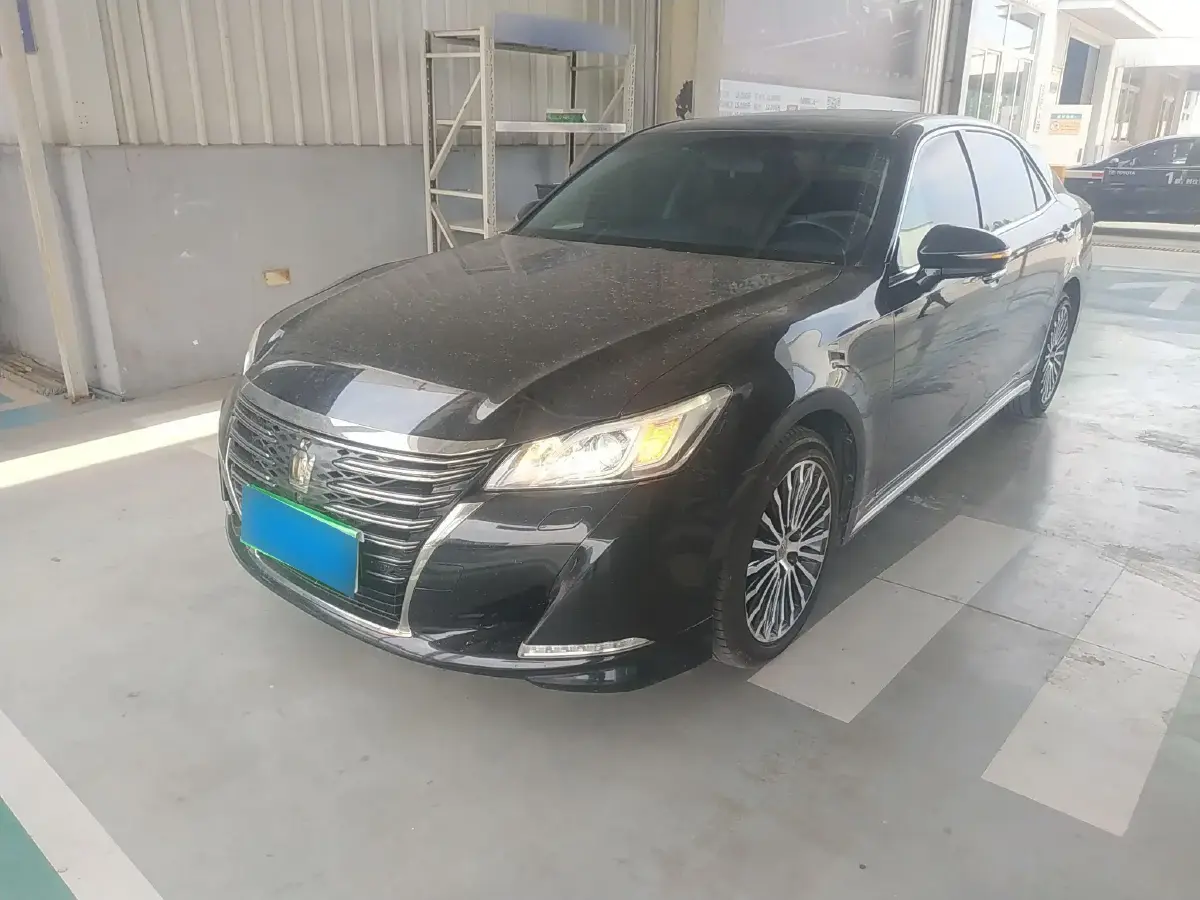 2018 Toyota Crown 2.0T 235HP L4 8AT