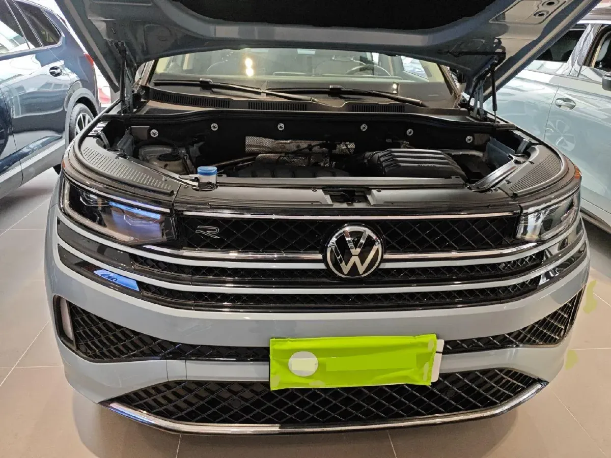 2023 Volkswagen Tavendor 2.0T 220HP L4 7DCT,autocango,china used car exporter,china ev exporter,chinese used car exporter,chinese used ev exporter