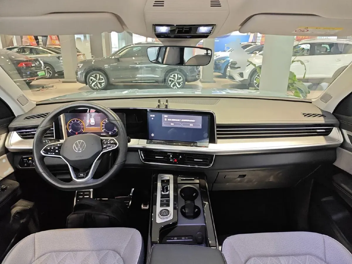 2023 Volkswagen Tavendor 2.0T 220HP L4 7DCT,autocango,china used car exporter,china ev exporter,chinese used car exporter,chinese used ev exporter