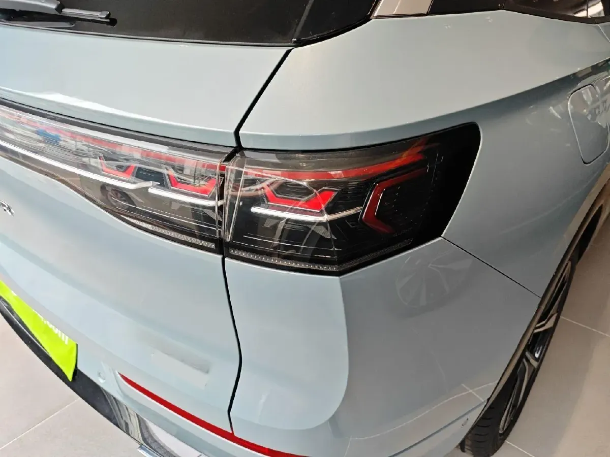 2023 Volkswagen Tavendor 2.0T 220HP L4 7DCT,autocango,china used car exporter,china ev exporter,chinese used car exporter,chinese used ev exporter