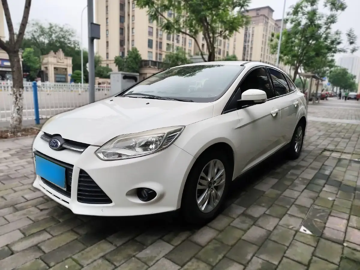 2012 Ford Focus 1.6L 125HP L4 6DCT
