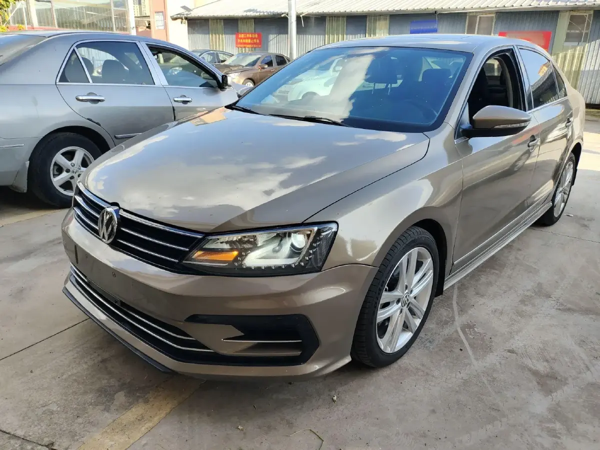 2018 Volkswagen Sagitar 1.4T 150HP L4 7DCT