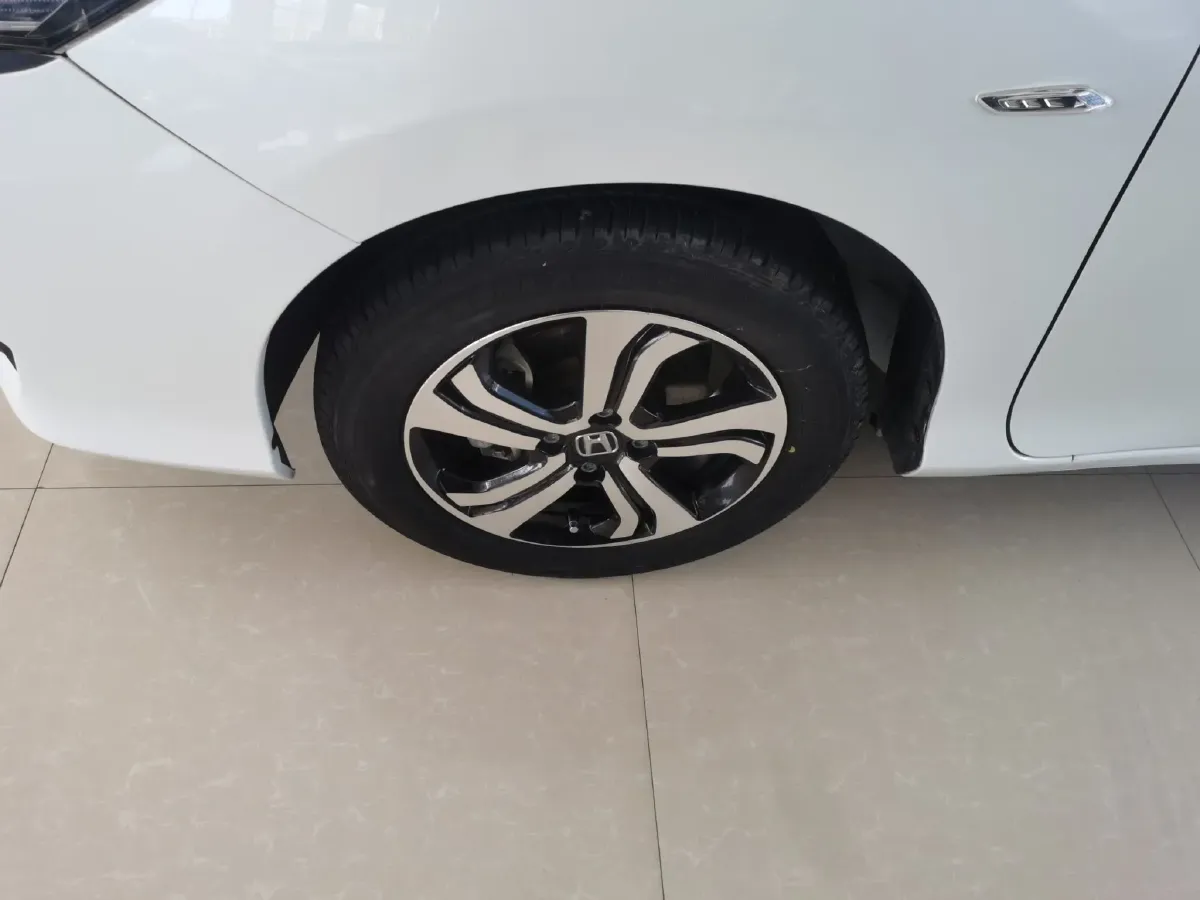 2016 Honda Greiz 1.5L 131HP L4 CVT,autocango,china used car exporter,china ev exporter,chinese used car exporter,chinese used ev exporter