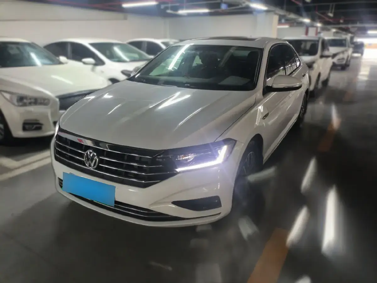 2020 Volkswagen Sagitar 1.2T 116HP L4 7DCT