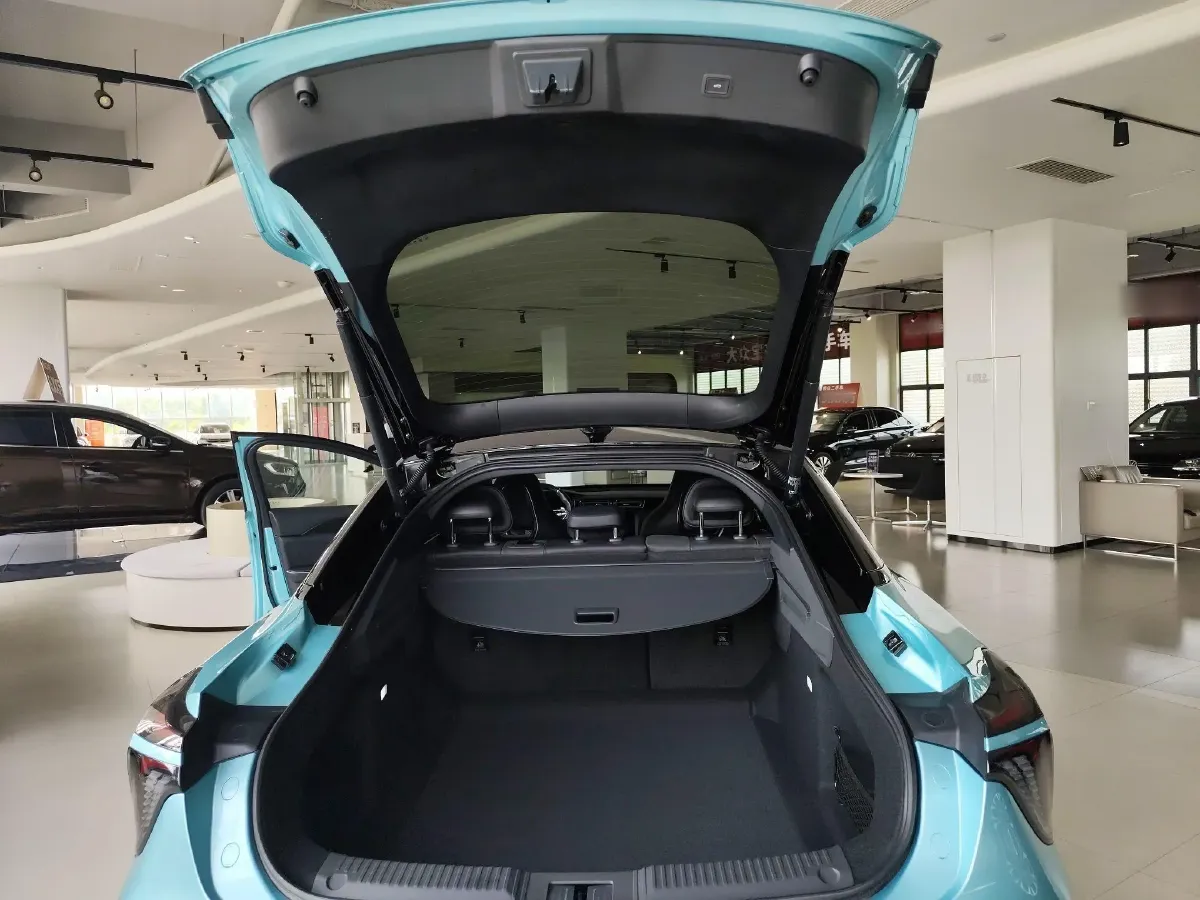 2023 HongQi H6 2.0T 252HP L4 8AT,autocango,china used car exporter,china ev exporter,chinese used car exporter,chinese used ev exporter