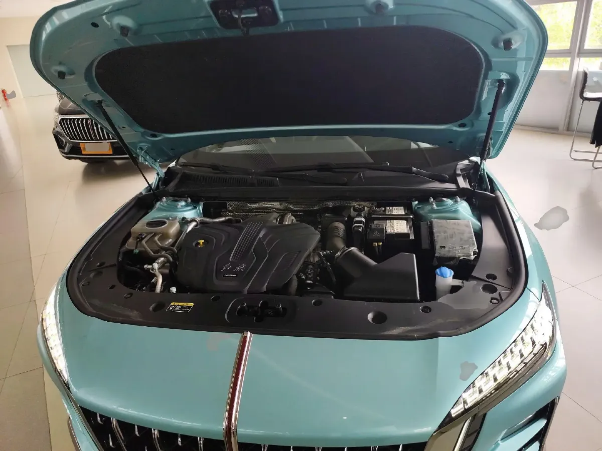 2023 HongQi H6 2.0T 252HP L4 8AT,autocango,china used car exporter,china ev exporter,chinese used car exporter,chinese used ev exporter