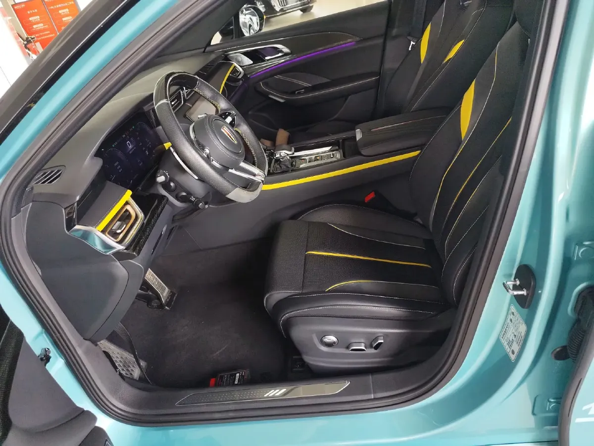 2023 HongQi H6 2.0T 252HP L4 8AT,autocango,china used car exporter,china ev exporter,chinese used car exporter,chinese used ev exporter