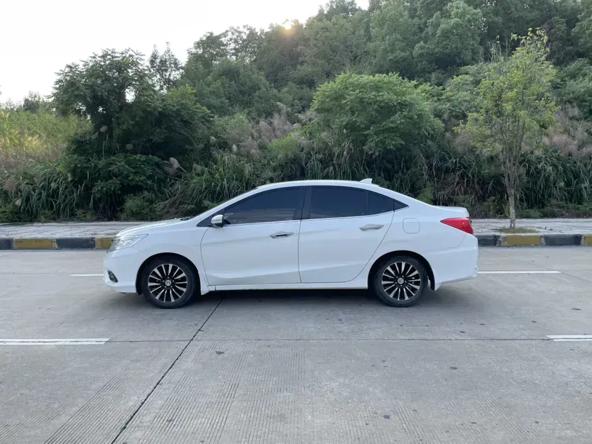 2015 Honda Crider 1.8L 139HP L4 5AT,autocango,china used car exporter,china ev exporter,chinese used car exporter,chinese used ev exporter