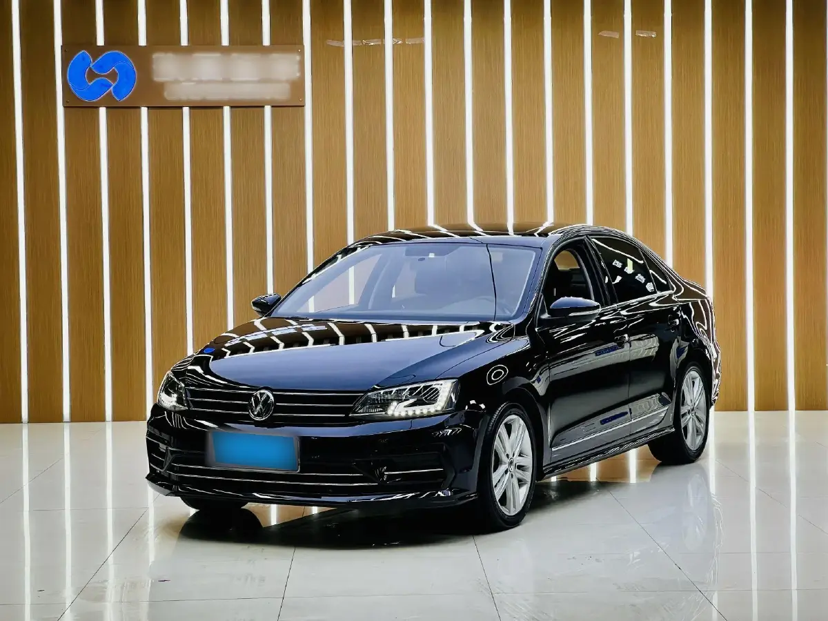 2018 Volkswagen Sagitar 1.4T 150HP L4 7DCT