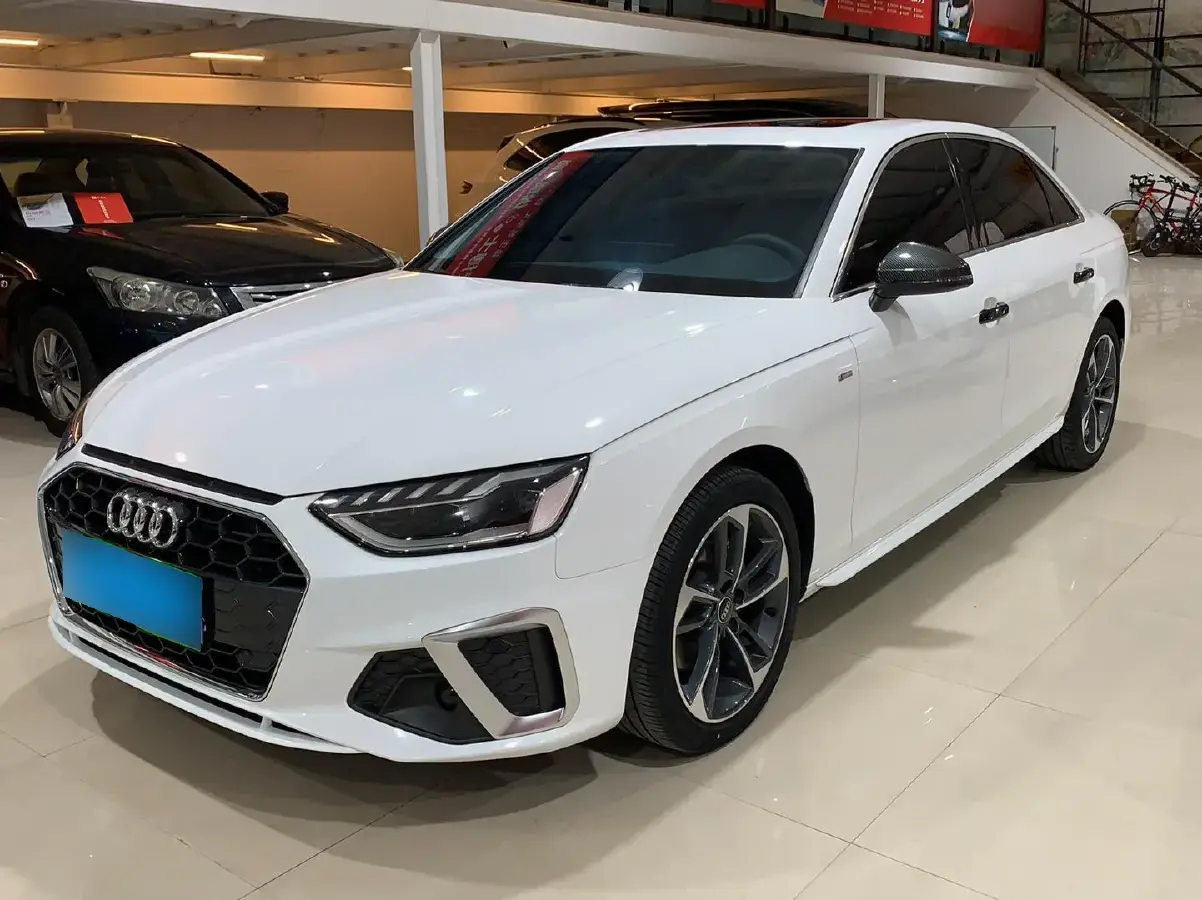 2023 Audi A4L 2.0T 190HP L4 7DCT