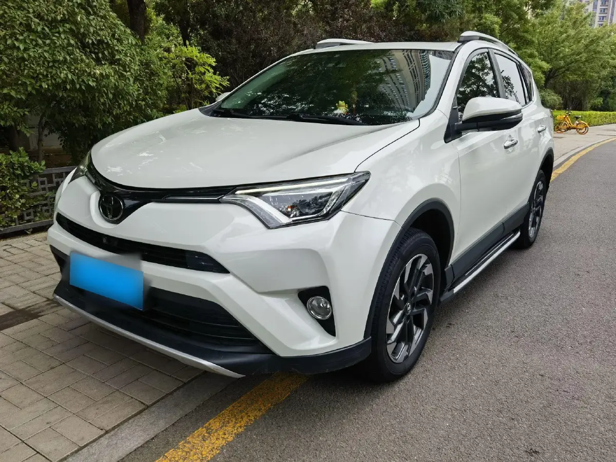 2018 Toyota RAV4 2.5L 180HP L4 6AT