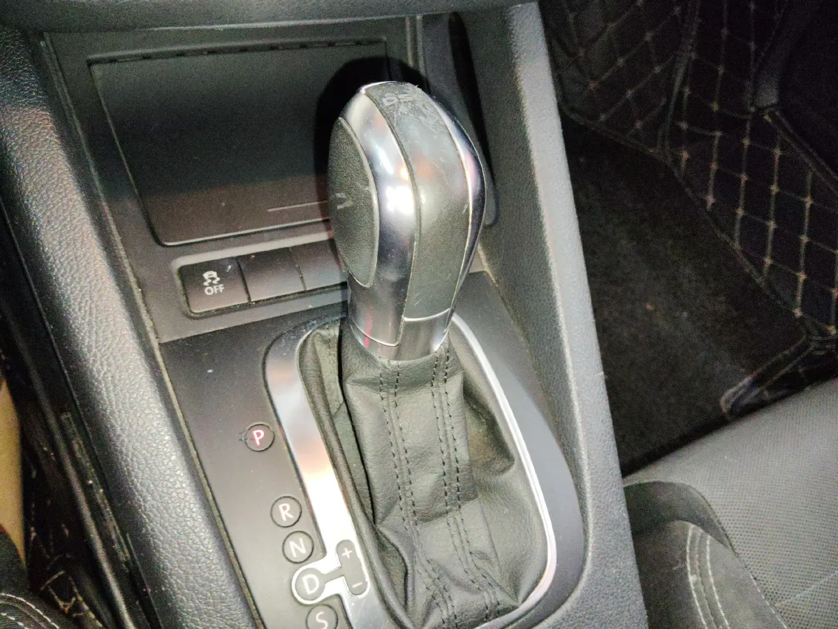 2011 Volkswagen Scirocco 1.4T 122HP L4 7DCT,autocango,china used car exporter,china ev exporter,chinese used car exporter,chinese used ev exporter