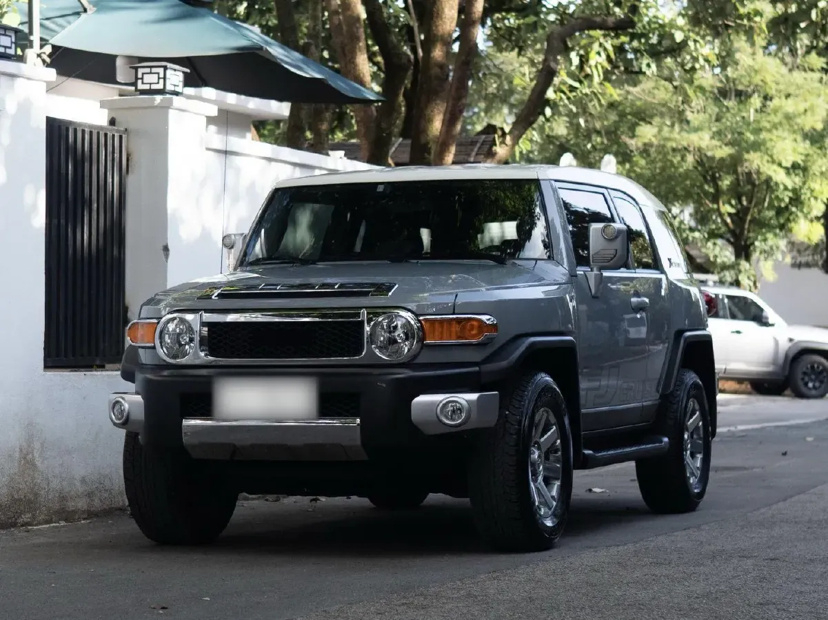 2013 Toyota FJ Cruiser 4.0L 272HP V6 5AT,autocango,china used car exporter,china ev exporter,chinese used car exporter,chinese used ev exporter