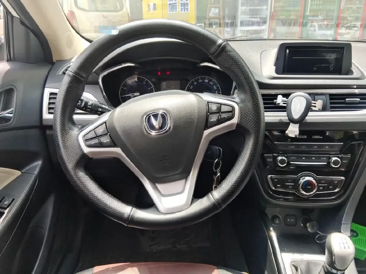 2016 ChangAn Alsvin V7 1.6L 124HP L4 5MT,autocango,china used car exporter,china ev exporter,chinese used car exporter,chinese used ev exporter