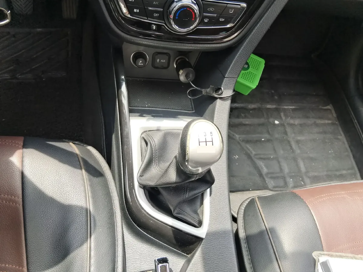 2016 ChangAn Alsvin V7 1.6L 124HP L4 5MT,autocango,china used car exporter,china ev exporter,chinese used car exporter,chinese used ev exporter