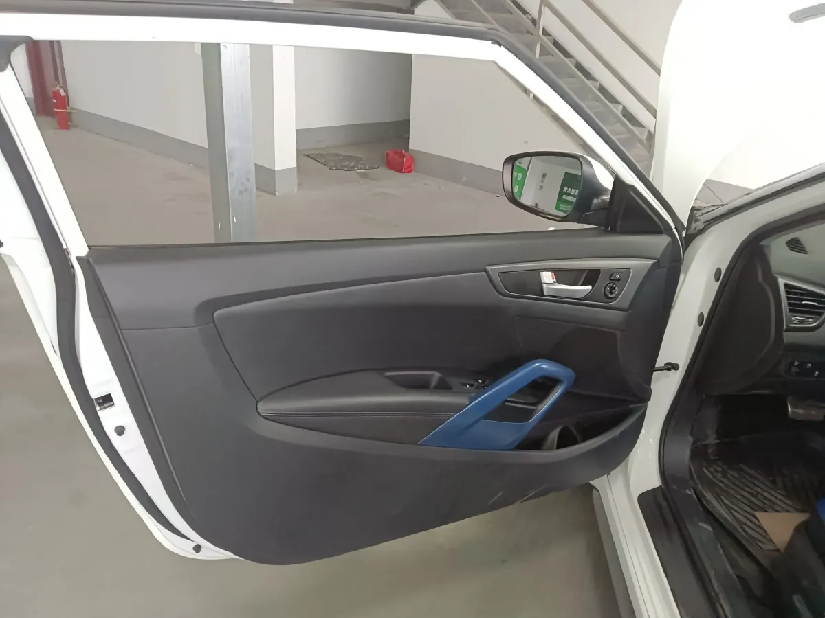 2012 Hyundai Veloster 1.6T 204HP L4 6AT,autocango,china used car exporter,china ev exporter,chinese used car exporter,chinese used ev exporter