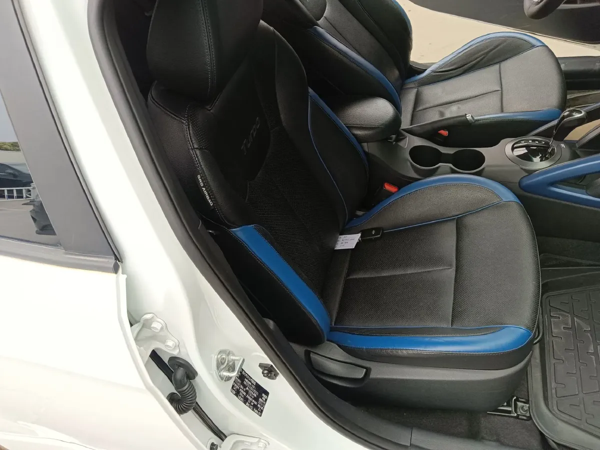 2012 Hyundai Veloster 1.6T 204HP L4 6AT,autocango,china used car exporter,china ev exporter,chinese used car exporter,chinese used ev exporter