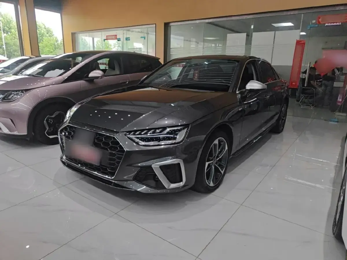 2023 Audi A4L 2.0T 190HP L4 7DCT