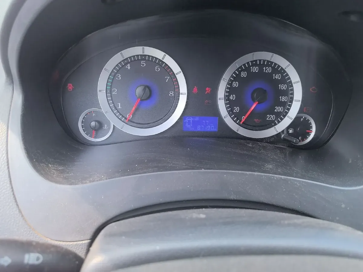 2015 Geely KingKong 1.5L 94HP L4 5MT,autocango,china used car exporter,china ev exporter,chinese used car exporter,chinese used ev exporter