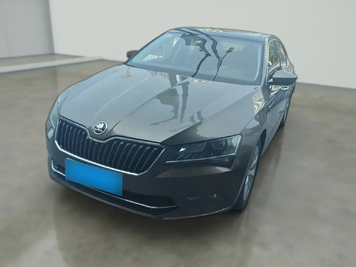2018 Skoda Superb 1.8T 180HP L4 7DCT