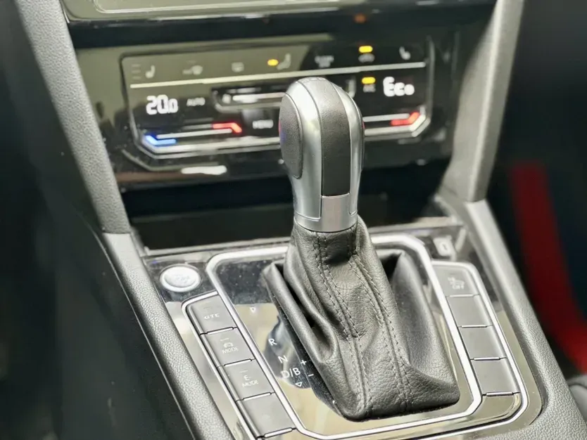 2022 Volkswagen Magotan GTE 1.4T 150HP L4 6DCT PHEV 13KWH,autocango,china used car exporter,china ev exporter,chinese used car exporter,chinese used ev exporter