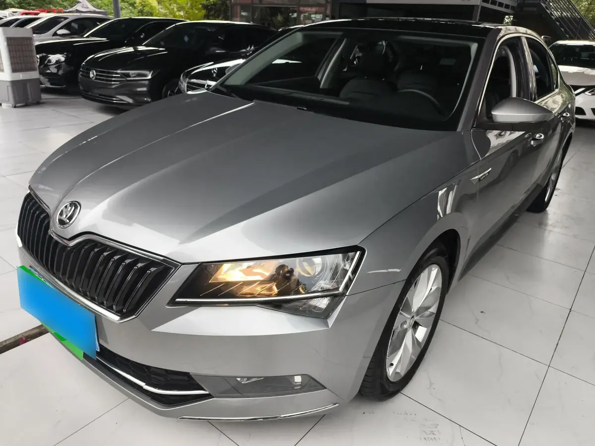 2018 Skoda Superb 1.8T 180HP L4 7DCT