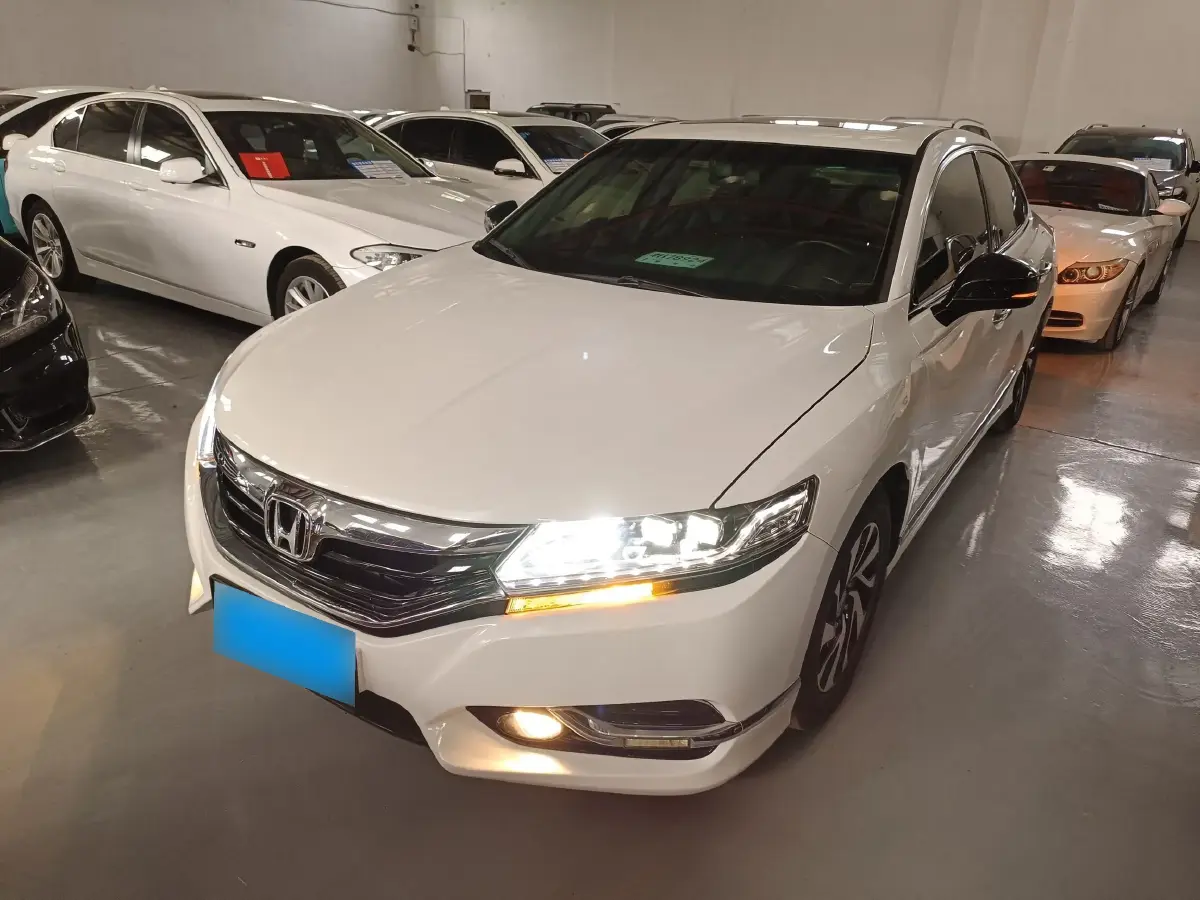 2015 Honda Spirior 2.0L 155HP L4 CVT