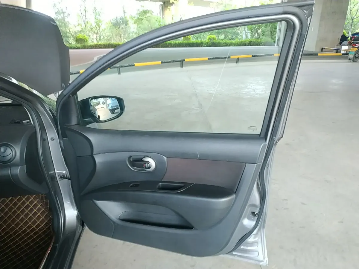 2015 Nissan Livina 1.6L 124HP L4 CVT,autocango,china used car exporter,china ev exporter,chinese used car exporter,chinese used ev exporter