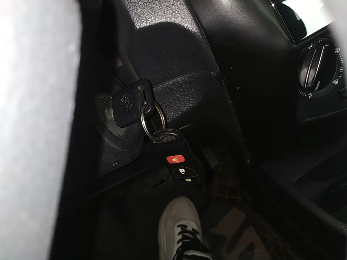 2015 Nissan Livina 1.6L 124HP L4 CVT,autocango,china used car exporter,china ev exporter,chinese used car exporter,chinese used ev exporter