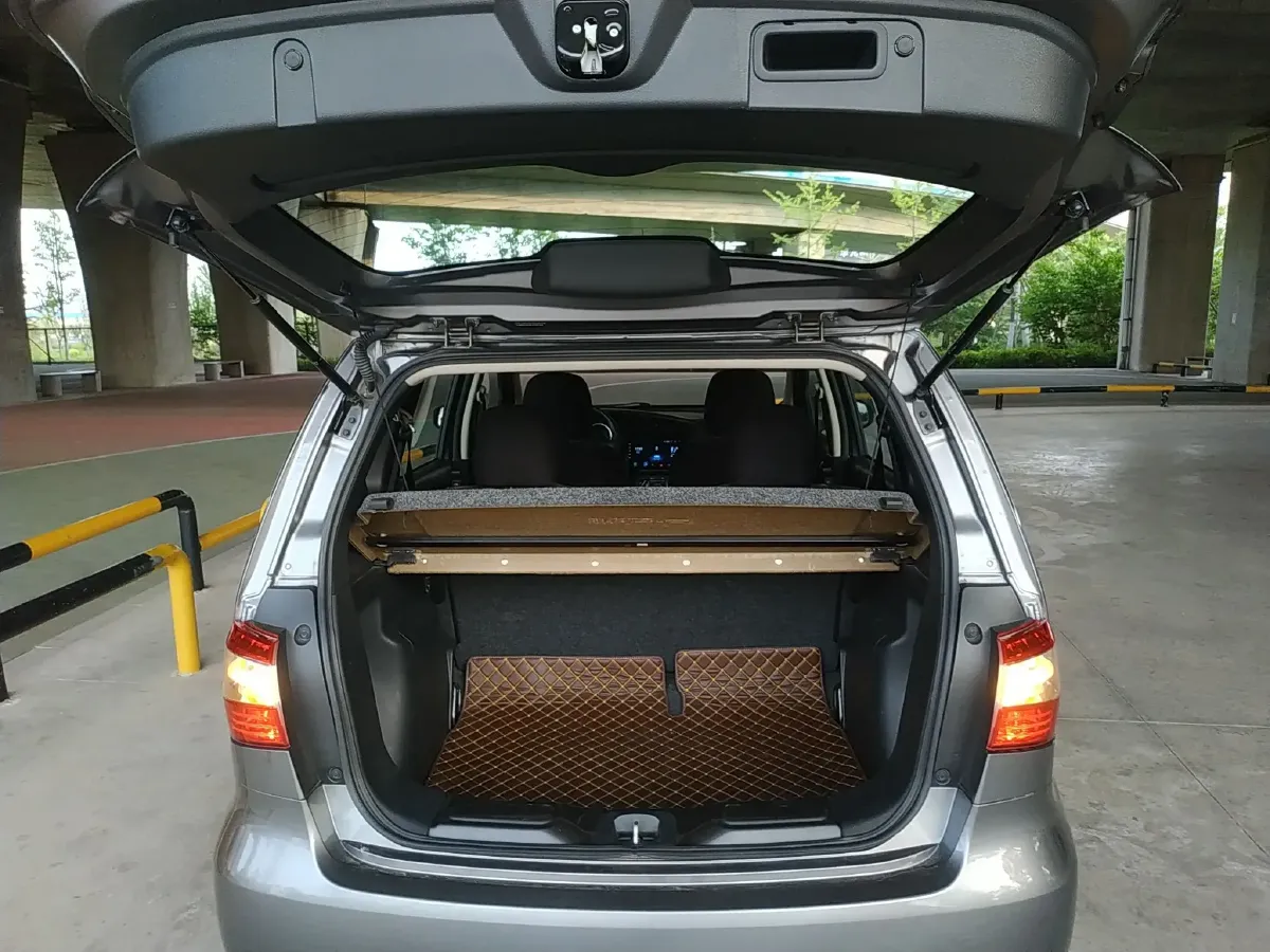 2015 Nissan Livina 1.6L 124HP L4 CVT,autocango,china used car exporter,china ev exporter,chinese used car exporter,chinese used ev exporter