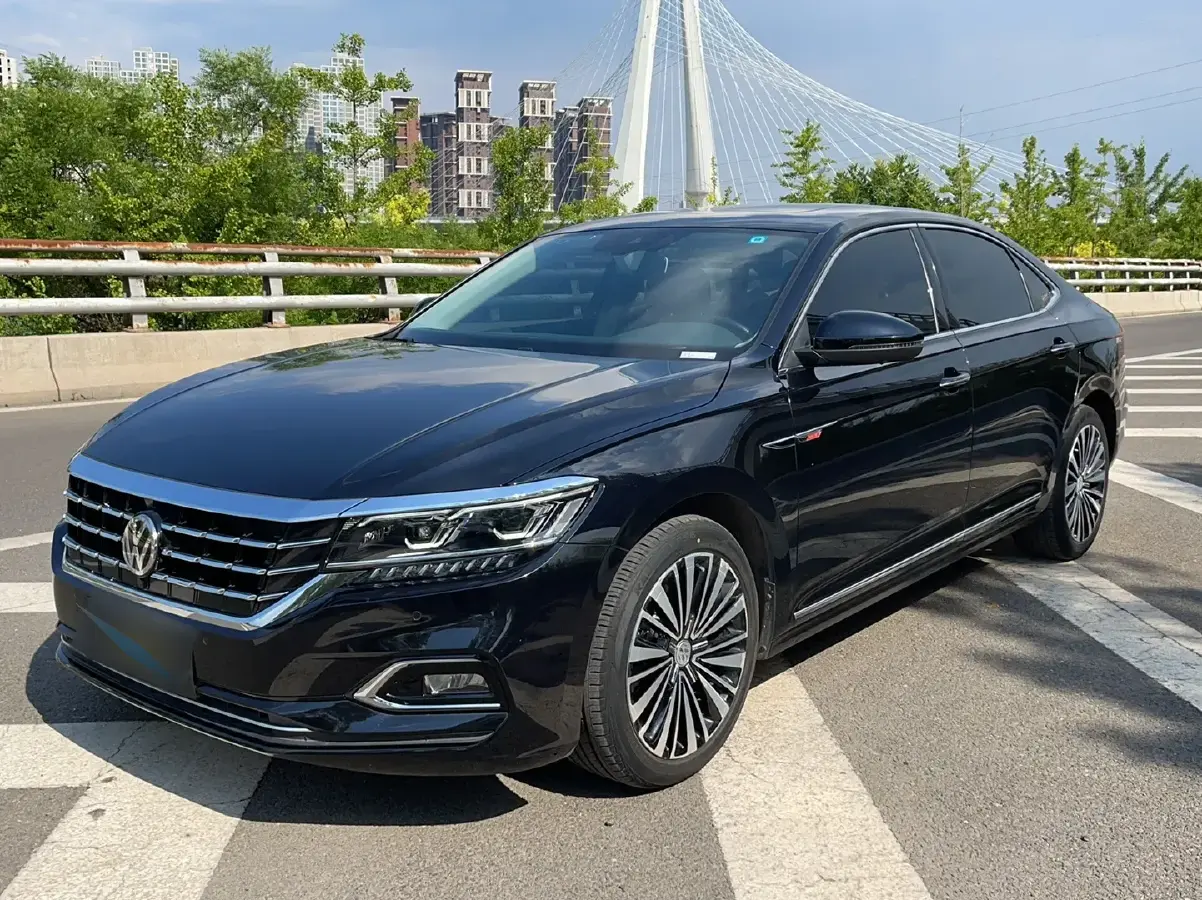 2019 Volkswagen Passat 2.0T 186HP L4 7DCT