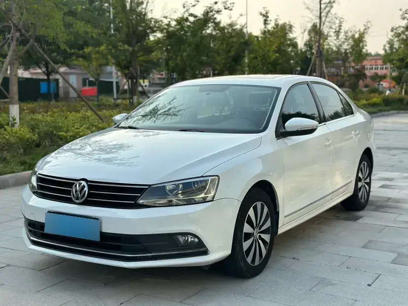 2018 Volkswagen Sagitar 1.4T 150HP L4 7DCT