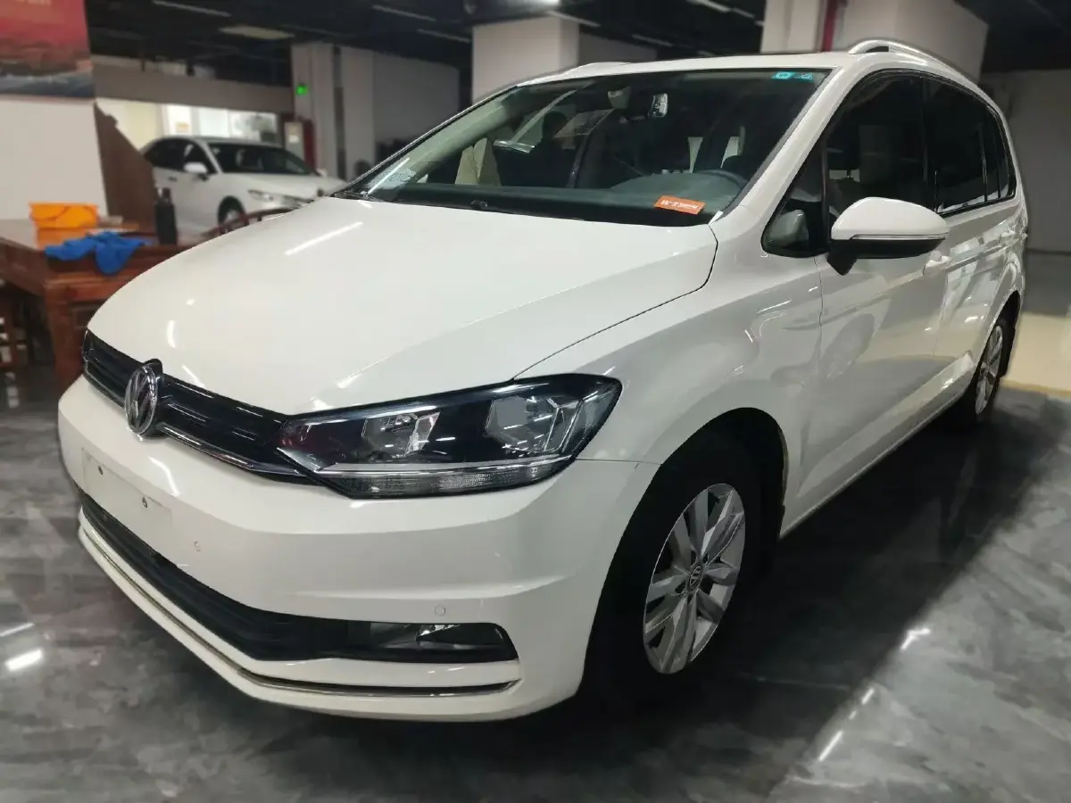2018 Volkswagen Touran 1.4T 150HP L4 7DCT