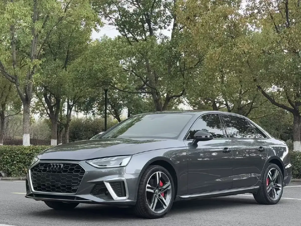 2020 Audi A4L 2.0T 190HP L4 7DCT