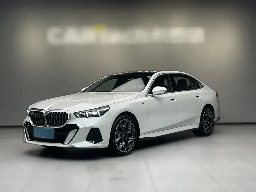 2024 BMW 5 Series 2.0T 258HP L4 8AT