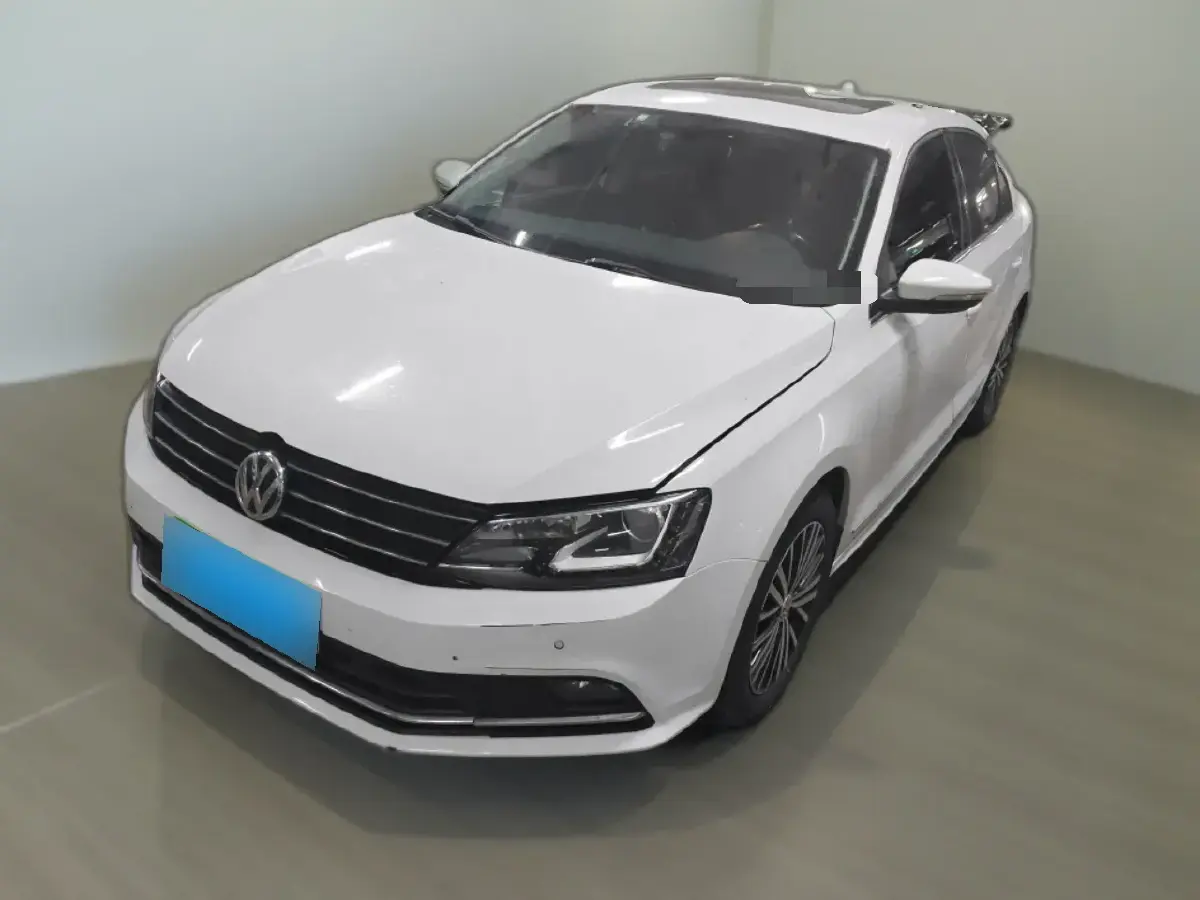 2017 Volkswagen Sagitar 1.4T 131HP L4 7DCT